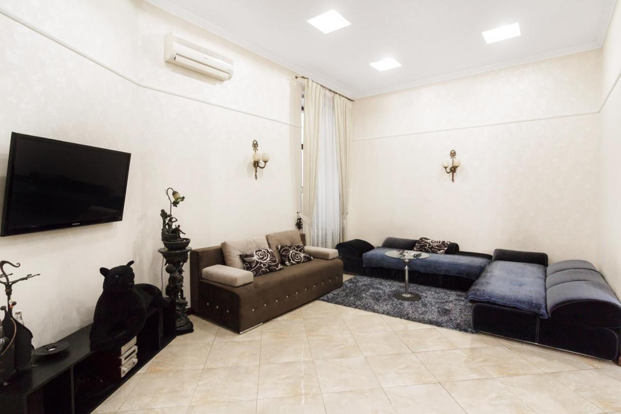 Downtown Prestige Apartment Odessa Buitenkant foto